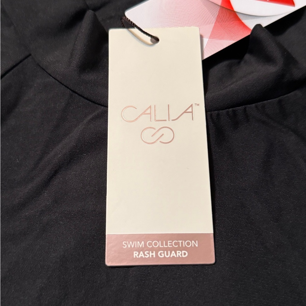 Alia Black Rash Guard